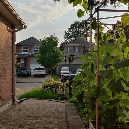 The Comfort Stay At City Of Pickering Exterior photo
